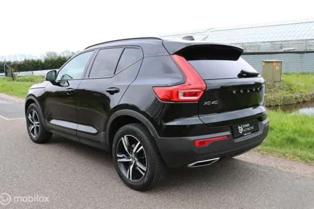 Volvo XC40 (2020) thumbnail 3