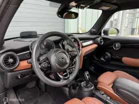 MINI Cooper S (2021) thumbnail 8