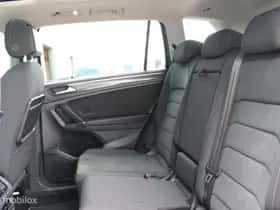 Volkswagen Tiguan (2019) thumbnail 10