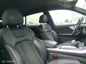 Audi Q8 (2021) thumbnail 11