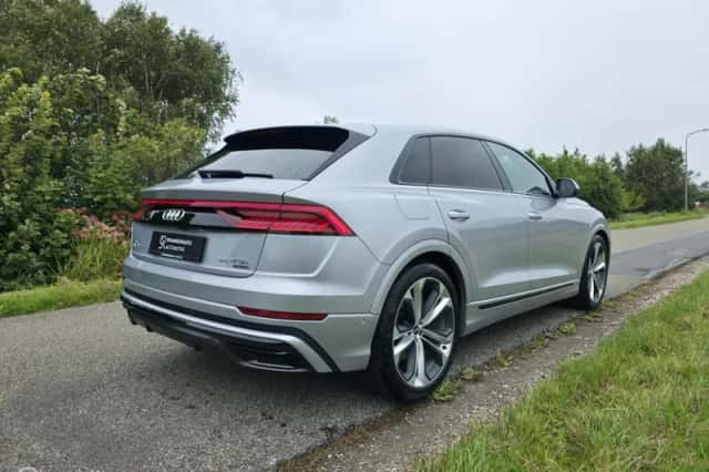 Audi Q8 (2021) thumbnail 4