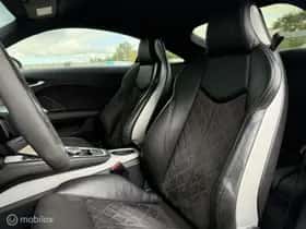 Audi TT (2015) thumbnail 6