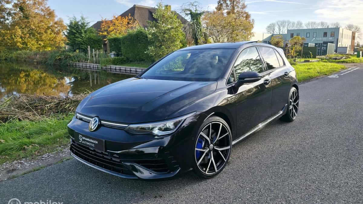 Volkswagen Golf (2024) — foto 1
