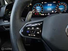 Volkswagen Golf (2024) thumbnail 17