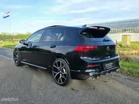 Volkswagen Golf (2024) thumbnail 3