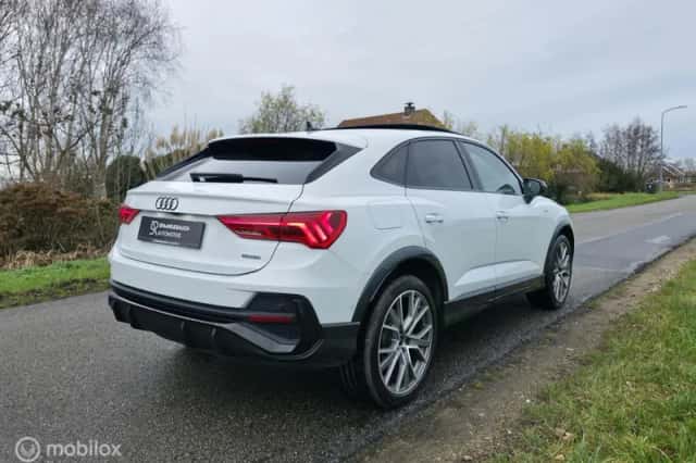 Audi Q3 (2023) thumbnail 4