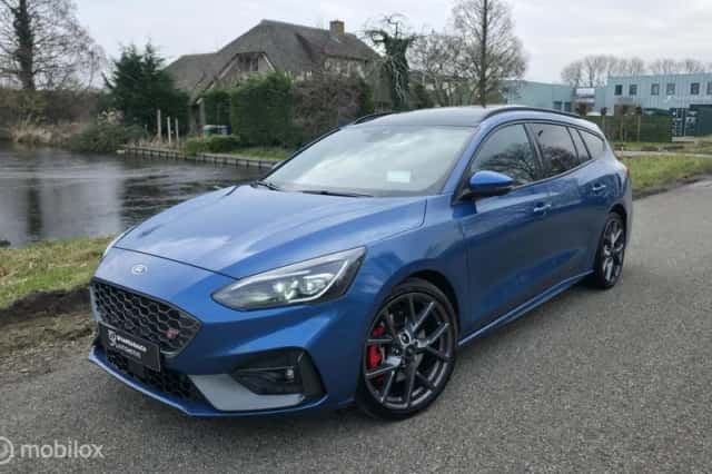 Ford Focus (2021) thumbnail 1