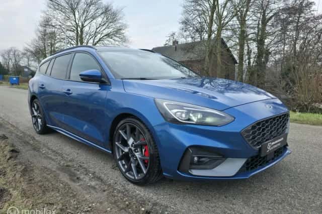 Ford Focus (2021) thumbnail 4