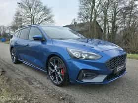 Ford Focus (2021) thumbnail 4