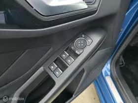 Ford Focus (2021) thumbnail 33