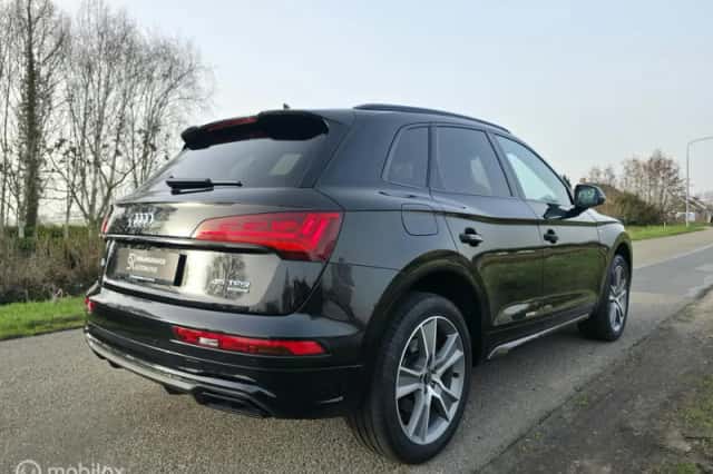 Audi Q5 (2023) thumbnail 5