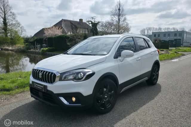 Suzuki S-Cross (2019) thumbnail 1