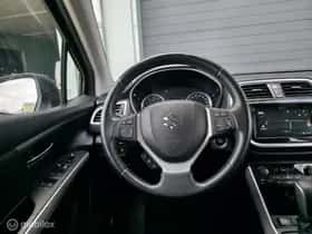 Suzuki S-Cross (2019) thumbnail 13