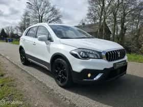 Suzuki S-Cross (2019) thumbnail 3