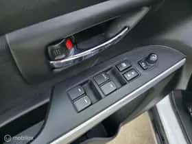 Suzuki S-Cross (2019) thumbnail 25