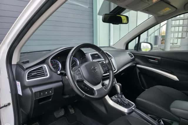 Suzuki S-Cross (2019) thumbnail 6