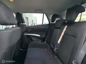 Suzuki S-Cross (2019) thumbnail 9
