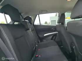 Suzuki S-Cross (2019) thumbnail 10