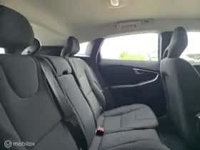 Volvo V40 thumbnail 9