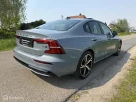 Volvo S60 (2023) thumbnail 5