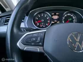 Volkswagen Passat (2023) thumbnail 15