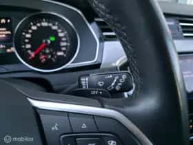 Volkswagen Passat (2023) thumbnail 17