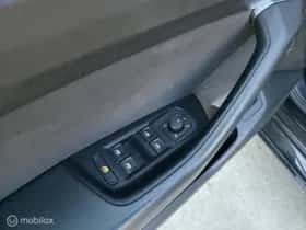 Volkswagen Passat (2023) thumbnail 32