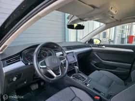 Volkswagen Passat (2023) thumbnail 6