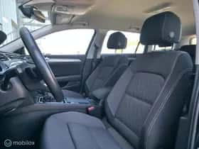 Volkswagen Passat (2023) thumbnail 7