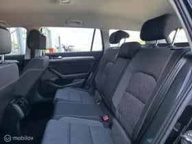 Volkswagen Passat (2023) thumbnail 10