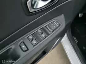 Renault Captur (2018) thumbnail 23