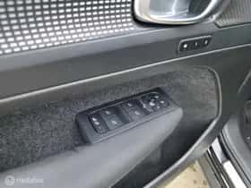 Volvo XC40 (2025) thumbnail 31
