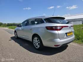 Renault Mégane (2017) thumbnail 2