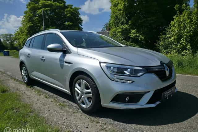 Renault Mégane (2017) thumbnail 3