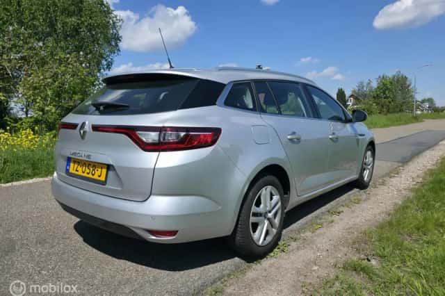 Renault Mégane (2017) thumbnail 4