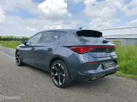CUPRA Leon (2022) thumbnail 2