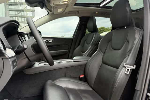 Volvo XC60 (2024) thumbnail 6