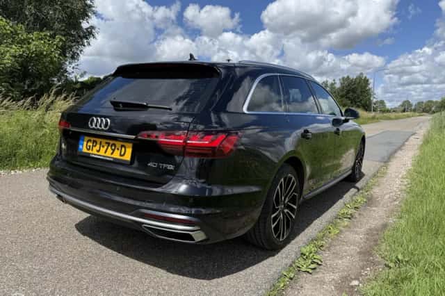 Audi A4 (2019) thumbnail 4
