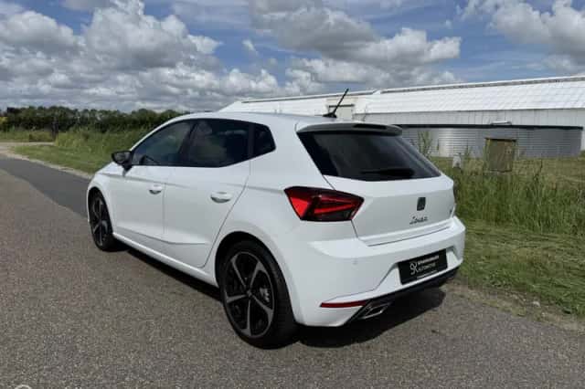 SEAT Ibiza (2023) thumbnail 2
