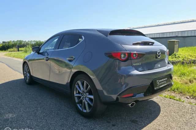 Mazda 3 (2023) thumbnail 2