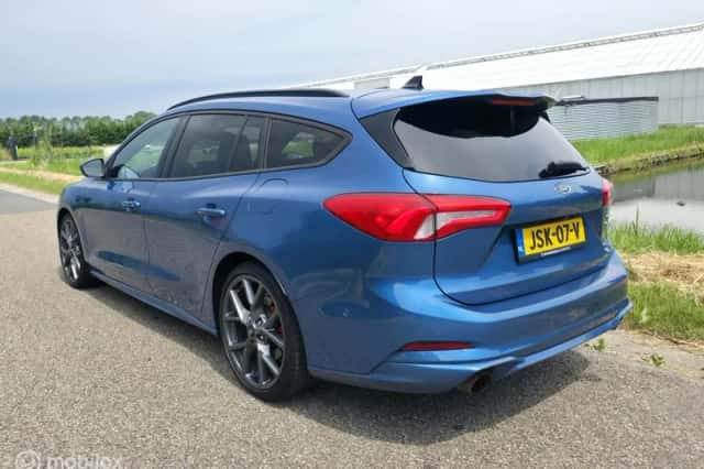 Ford Focus (2020) thumbnail 2