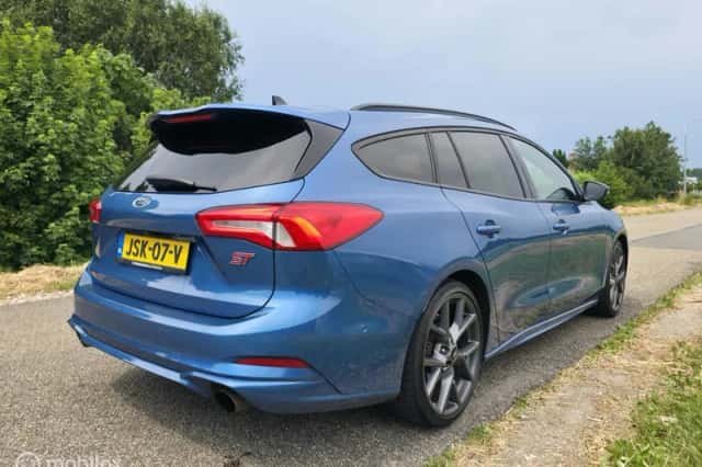 Ford Focus (2020) thumbnail 4