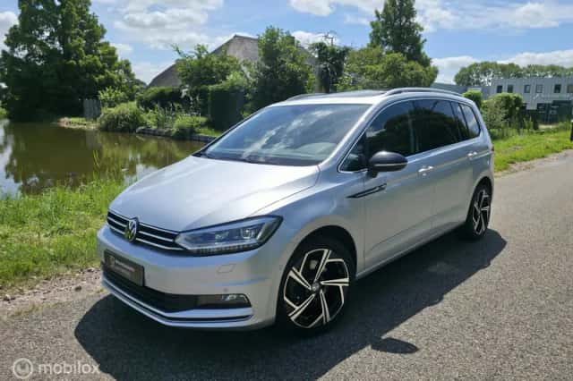 Volkswagen Touran (2020) thumbnail 1