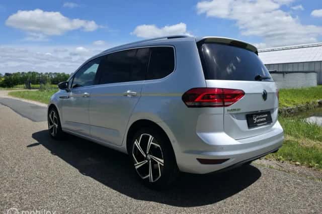 Volkswagen Touran (2020) thumbnail 3