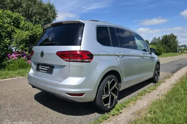 Volkswagen Touran (2020) thumbnail 5