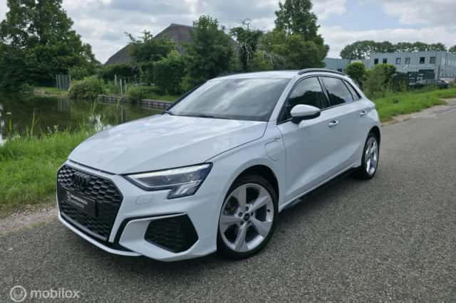Audi A3 (2024) thumbnail 1
