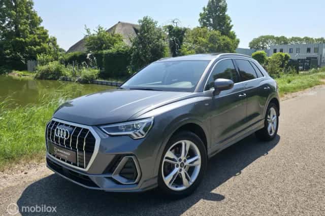 Audi Q3 (2023) thumbnail 1