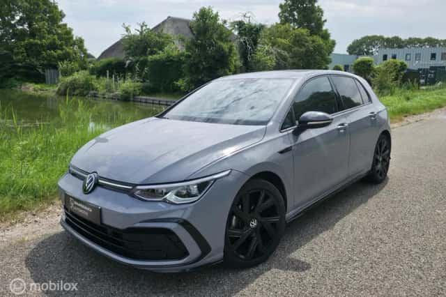 Volkswagen Golf (2023) thumbnail 1