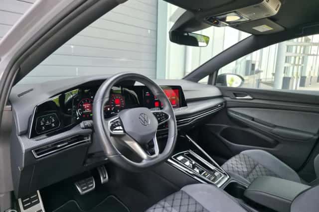 Volkswagen Golf (2023) thumbnail 6