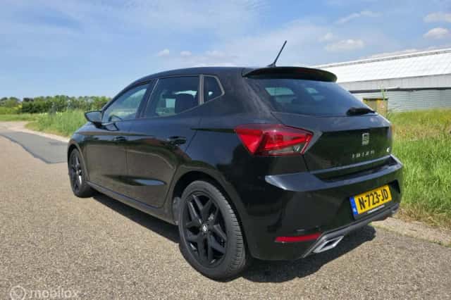 SEAT Ibiza (2021) thumbnail 2